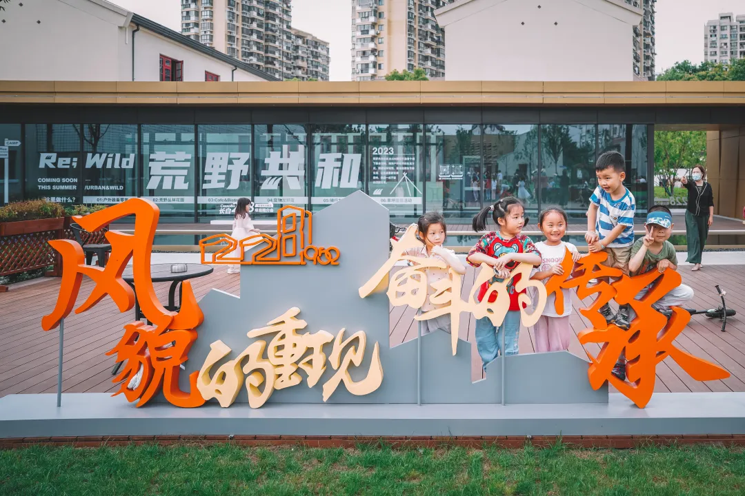 Discovering Neighborhood 228 with Foreigner: Yangpu Uncle Shares These Stories'